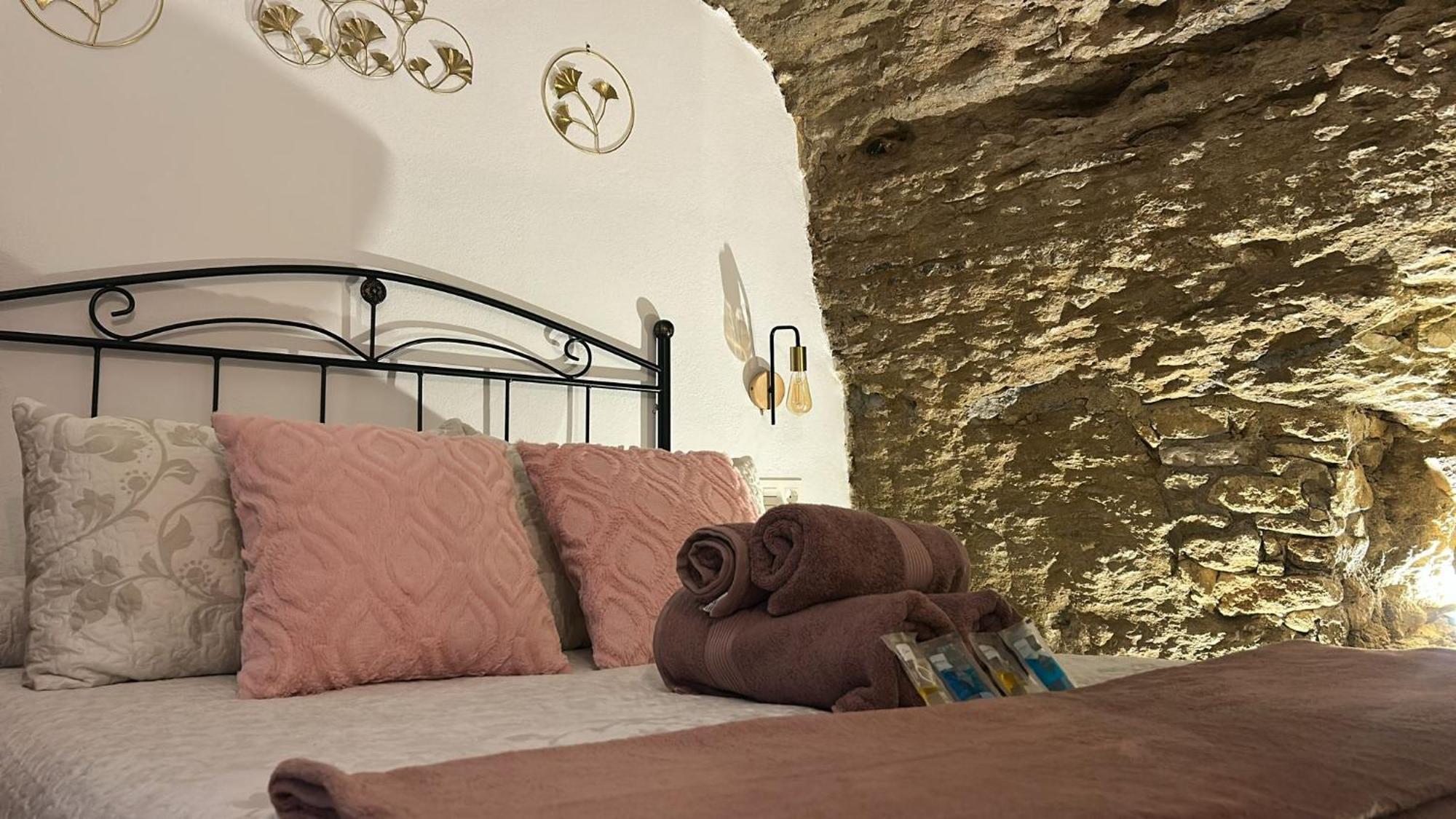 Casa Cueva Sol Y Luna Setenil Setenil De Las Bodegas Esterno foto